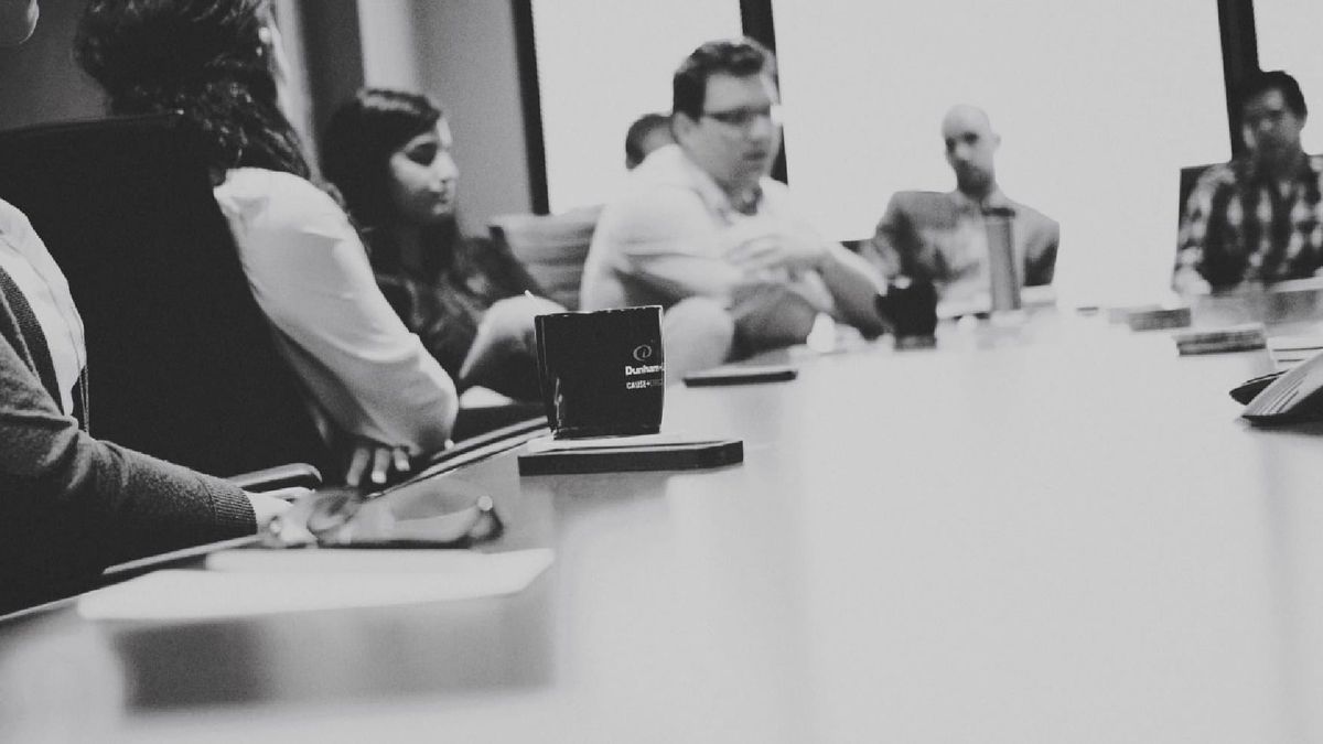 How To Build A Personal Brand On Linkedin (Without Sounding Like A Robot Or A Tool)