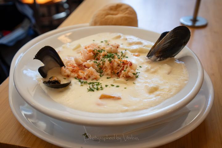 Halls Harbour Lobster Pound & Restaurant, Halls Harbour, Nova Scotia, Canada