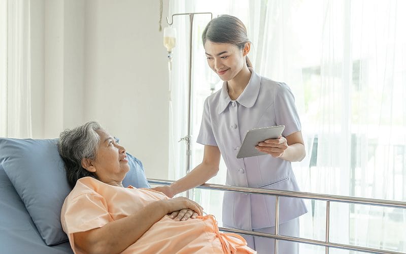 長照病房中護理人員照護長者