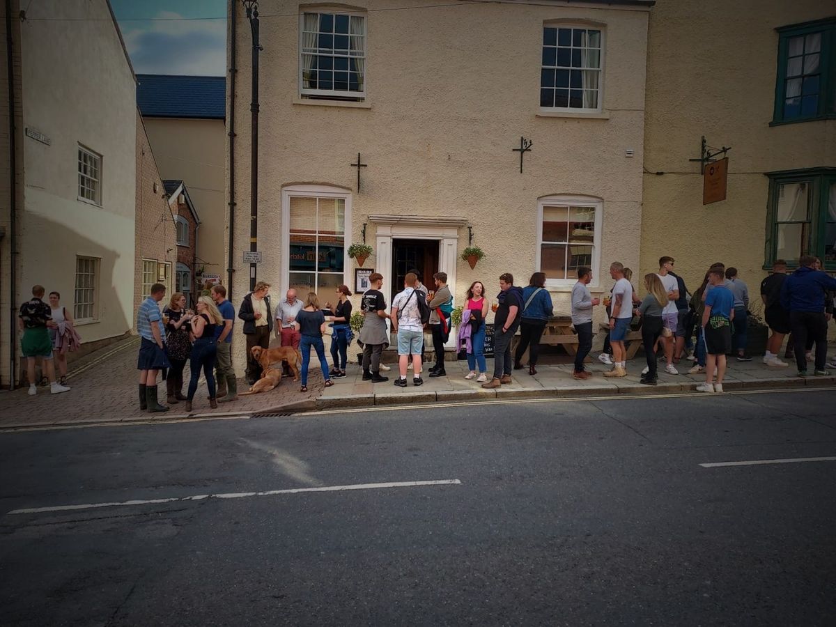 Old Street Tavern and Pepper House Rooms