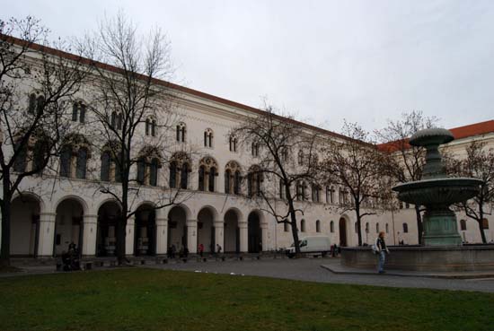 Geschwister-Scholl-Platz