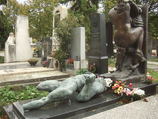 Alfred-Hrdlicka-grave