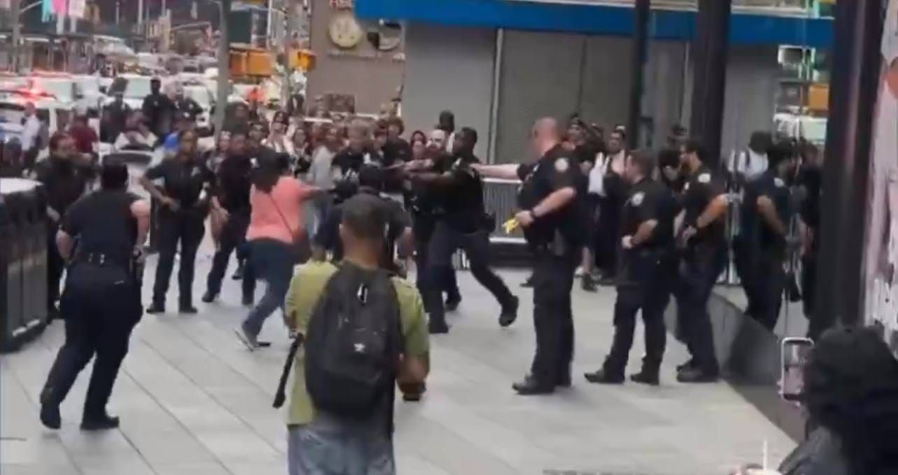 Knife-wielding woman shot after stabbing in Times Square