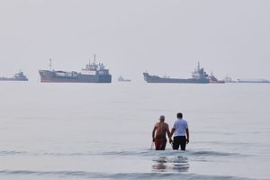 Trump reinstates Iran blockade amid Hormuz closure