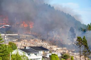 Massive fire destroys over 100 homes in Drammen, Norway