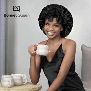 Person wearing a BONNET Queen Silk Bonnet