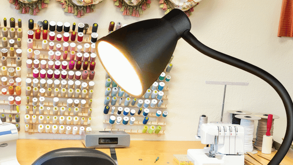 How to Identify and Buy the Best Desk Lamp for Doing Crafts