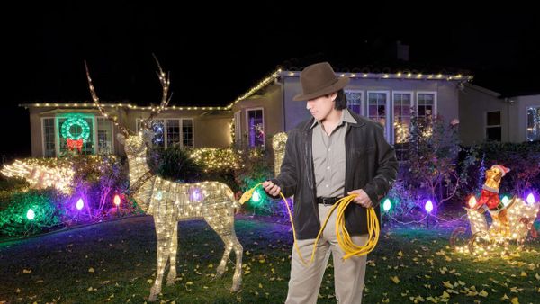 How Do You Power Outdoor Christmas Decorations? A Comprehensive Strategy