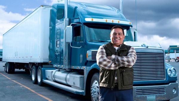 What Dash Cam Do Truckers Use? Best Decision Making Guide For Semi Drivers