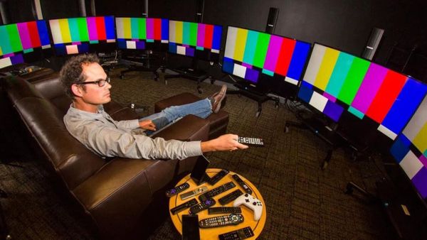 Eye-opening Differences Between QLED and OLED Monitors You Need Not Ignore