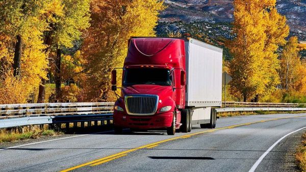 What is the Best Dash Cam for a Semi Truck? Unveiling the Top Dash Cam Features