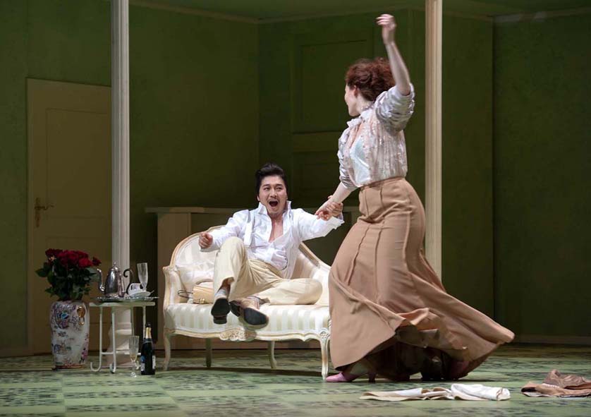 Theater Aachen / Fledermaus - Rosalinde beflügelt Alfred © Theater Aachen Theater Aachen / Fledermaus - Rosalinde beflügelt Alfred © Theater Aachen