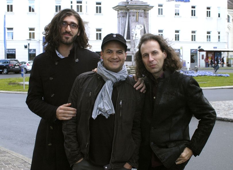Stadttheater Klagenfurt /  v.li.n.re. Tosca-Regisseur Stefano Poda, Tenor Gaston Rivero, Regieassistent Paolo Gani © Mónika Huszár