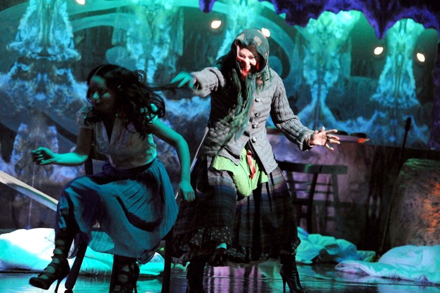 Theater Bonn / Premiere snoWhite Queen (Aino Laos) © Lilian Szokody Theater Bonn / Premiere snoWhite Queen (Aino Laos) © Lilian Szokody