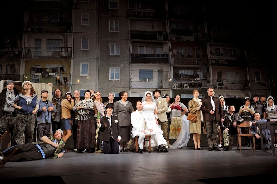 Wuppertaler Bühnen / Bluthochzeit - Ensemble © Uwe Stratmann