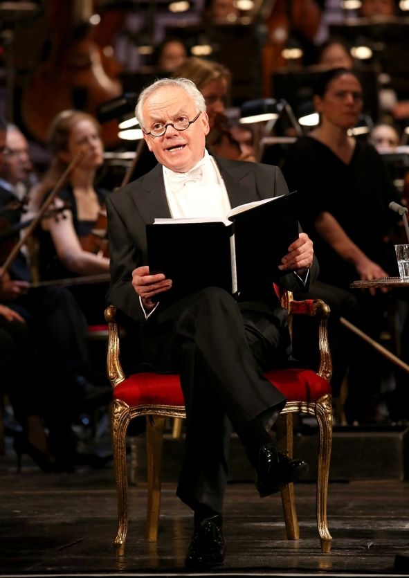 Wien_Volksoper_ Loriot Wagners RING an einem Abend / Robert Meyer (Erzähler) © Barbara Pálffy / Volksoper Wien Wien / Volksoper_Loriot Wagners RING an einem Abend / Robert Meyer (Erzähler) © Barbara Pálffy / Volksoper Wien