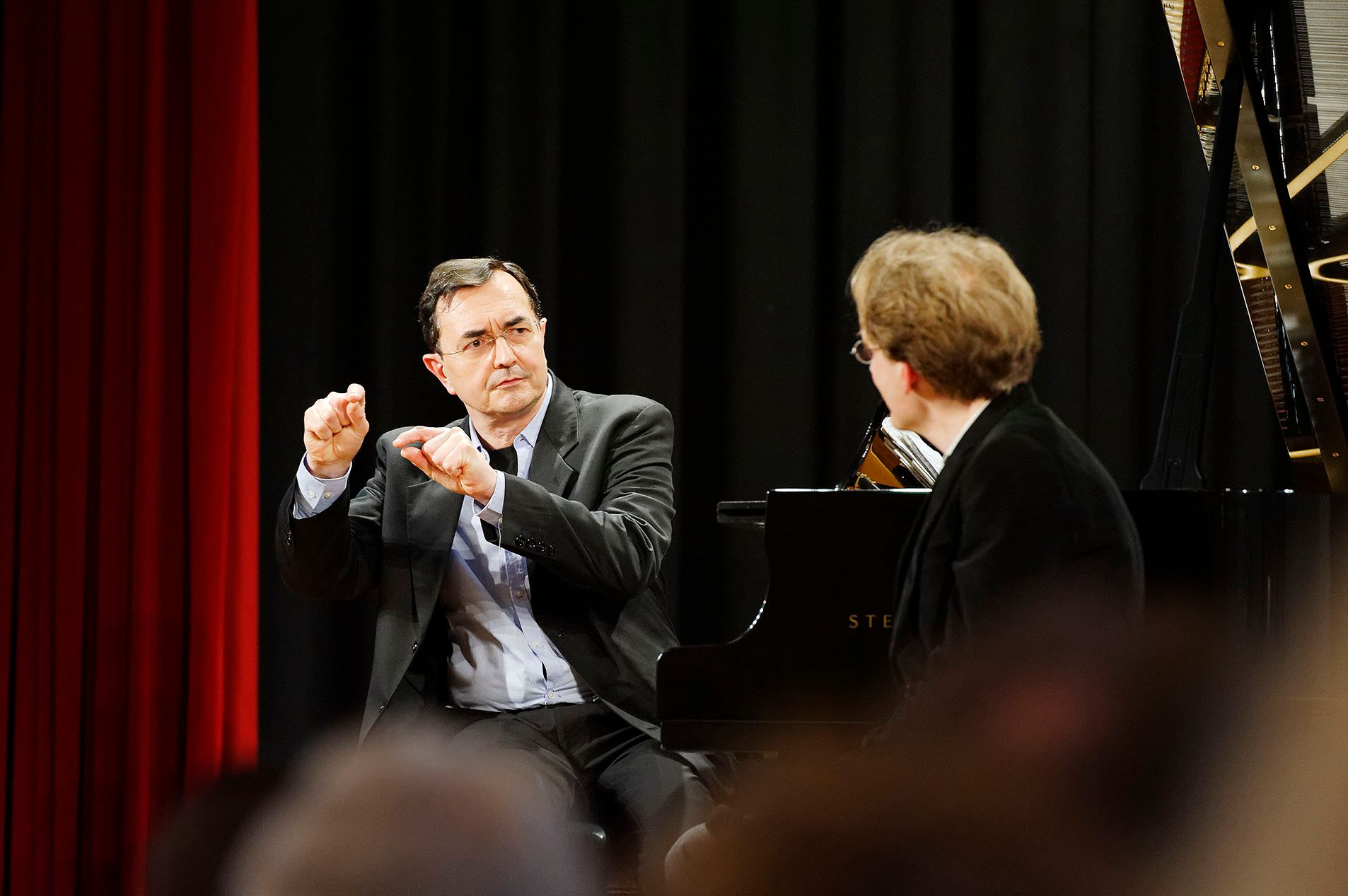 Klavierfestival Ruhr / Pierre-Laurent Aimard (l.) und Tobias Bleek im Gespräch über György Ligeti und die "Motorische Intelligenz" © KFR/Mark Wohlrab