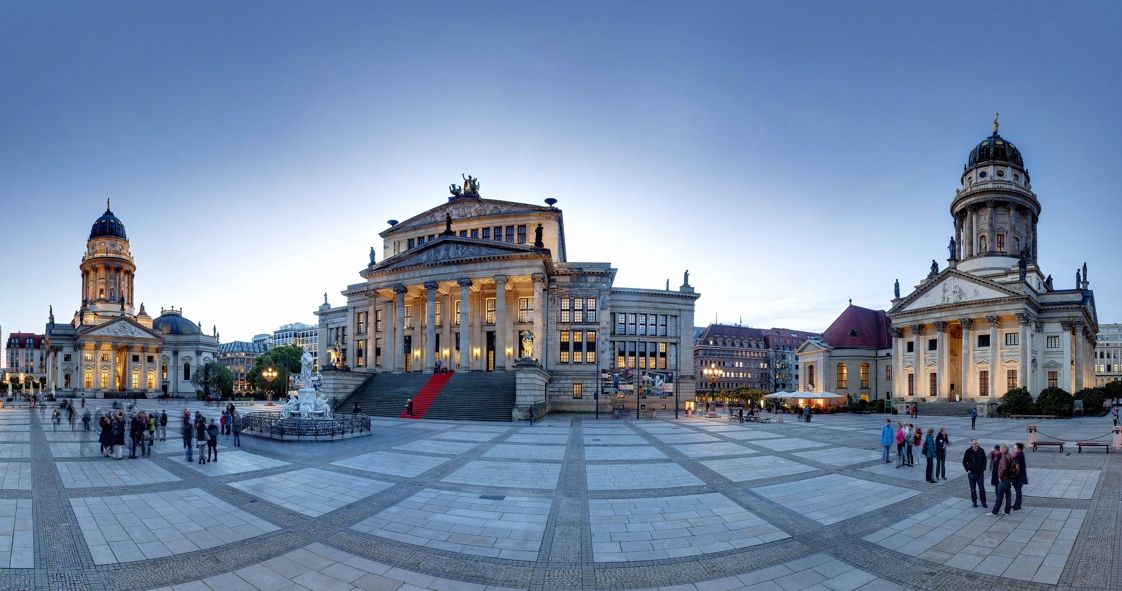 Konzerthaus Berlin / Aussenansicht Abendlicht © Sebastian Runge