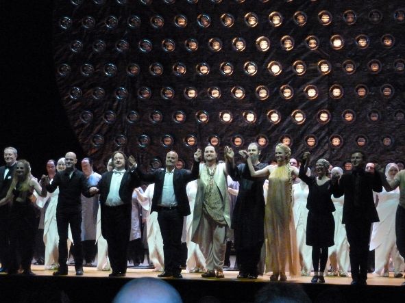 Theater Bonn / Enemble © IOCO Theater Bonn / Enemble © IOCO