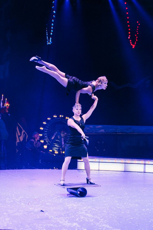 Staatstheater am Gärtnerplatz / Die Zirkusprinzessin / Eisartisten © Thomas Dashuber Staatstheater am Gärtnerplatz / Die Zirkusprinzessin / Eisartisten © Thomas Dashuber