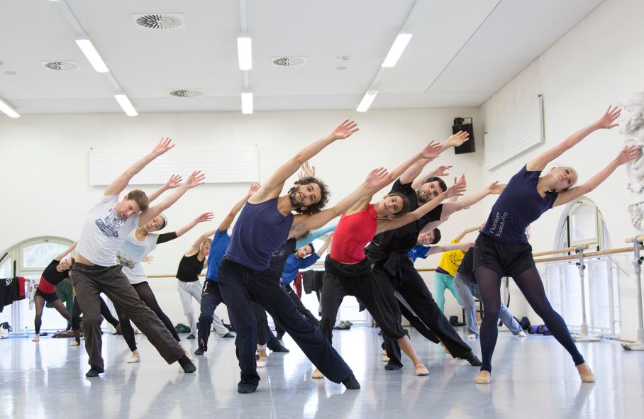 Theater und Philharmonie Thüringen / KeimZeit in Gera - Ballettensemble © Stephan Walzl Theater und Philharmonie Thüringen / KeimZeit in Gera - Ballettensemble © Stephan Walzl