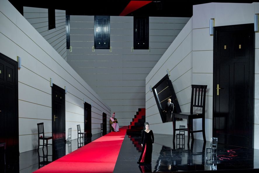 Oper Frankfurt / Ariadne auf Naxos © Monika Rittershaus Oper Frankfurt / Ariadne auf Naxos © Monika Rittershaus