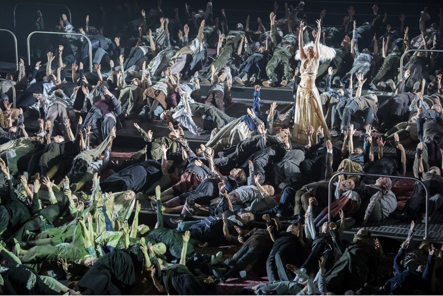 Komische Oper Berlin / Moses und Aron © Monika Rittershaus Komische Oper Berlin / Moses und Aron © Monika Rittershaus