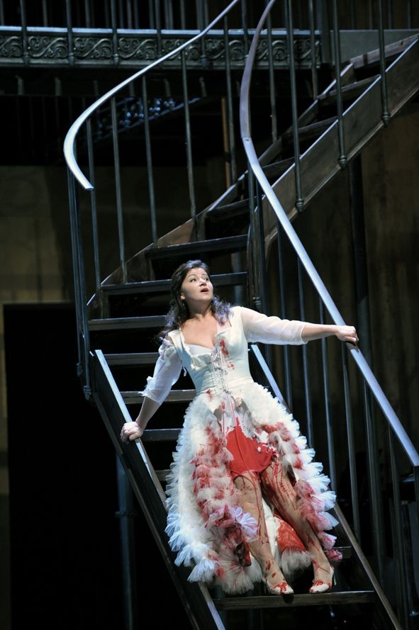 Oper Frankfurt / Lucia di Lammermoor / zeigt Lucia © Monika Rittershaus