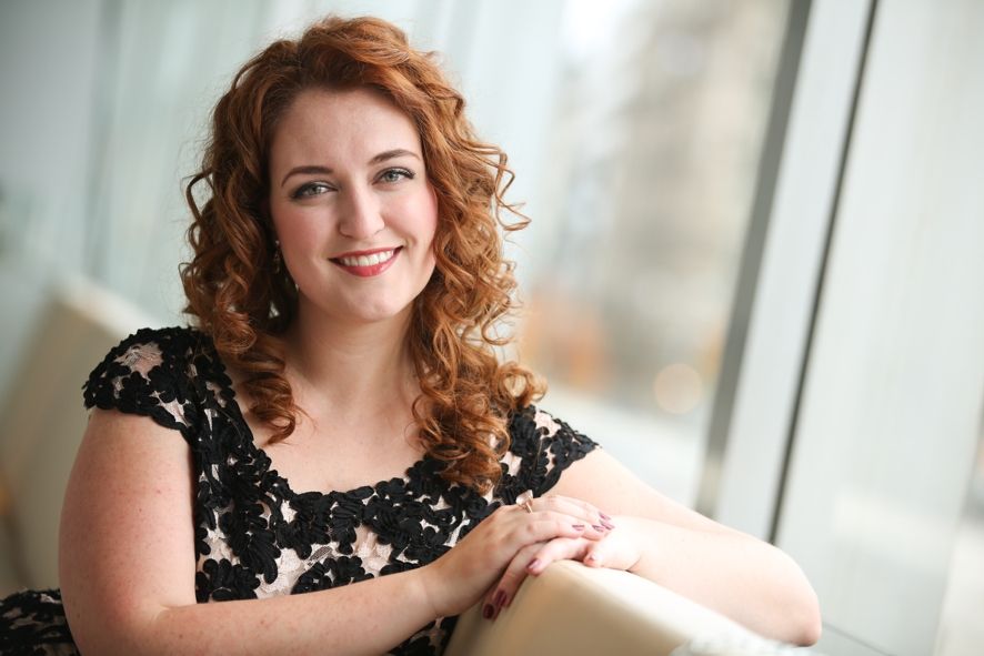 Oper Frankfurt / Le cantatrici villane _ Jessica Strong (Sopran / Rosa) © Wolfgang Runkel Oper Frankfurt / Le cantatrici villane _ Jessica Strong (Sopran / Rosa) © Wolfgang Runkel