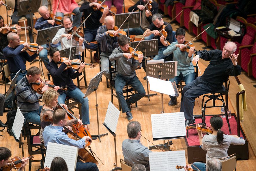 Staatskapelle Berlin in Tokyo © Monika Rittershaus Staatskapelle Berlin in Tokyo © Monika Rittershaus