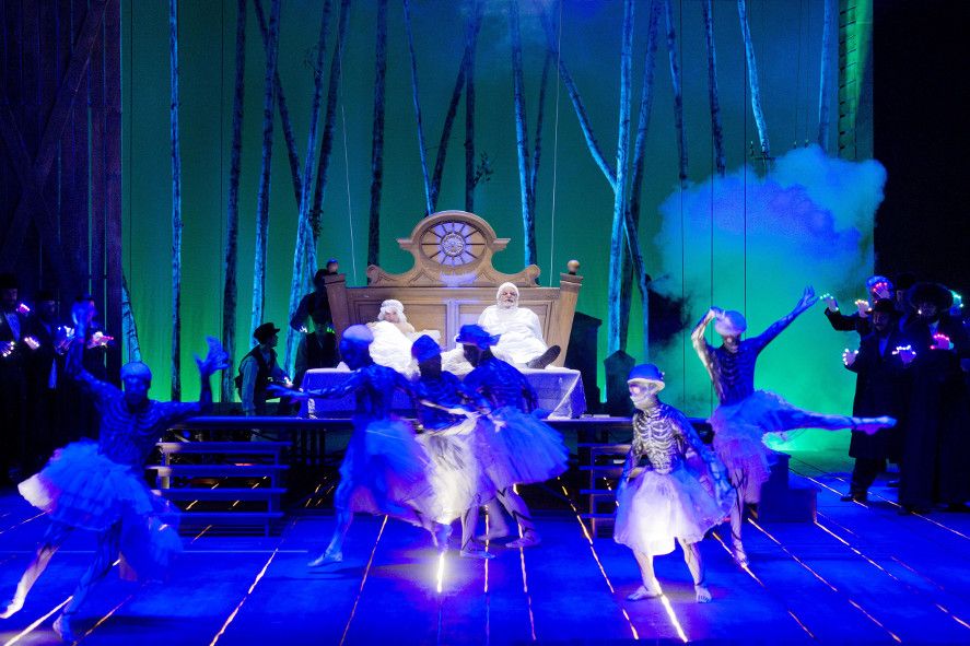 Bonn / Theater Bonn ANATEVKA - Nachtträume von Tevje und Golde © Thilo Beu Bonn / Theater Bonn ANATEVKA - Nachtträume von Tevje und Golde © Thilo Beu