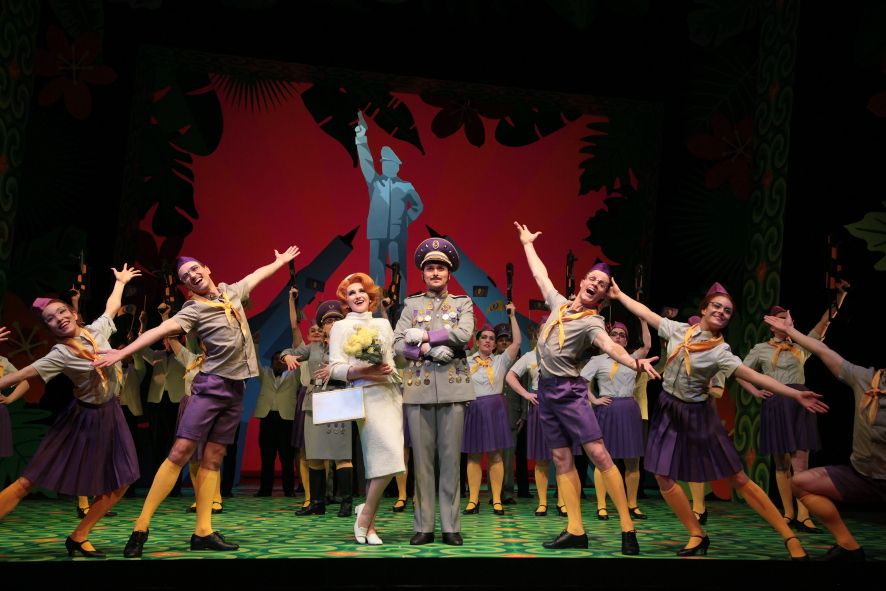 Osnabrück / Theater am Domhof Clivia mit Putschist Olivero und Dance Company © Jörg Landsberg Osnabrück / Theater am Domhof Clivia mit Putschist Olivero und Dance Company © Jörg Landsberg