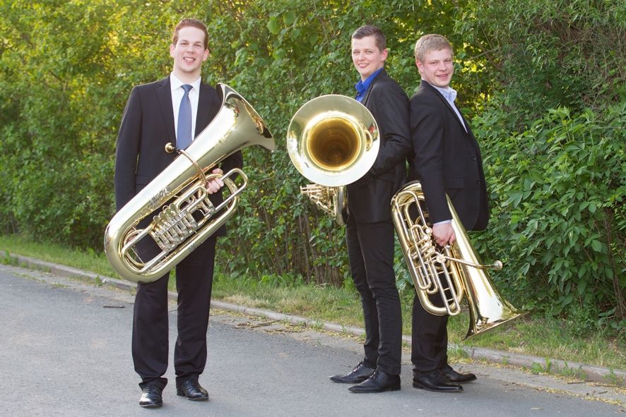 Markneukirchen / IIM Finale Tuba: v.li.: Henrique Dos Santos Costa, Gergeley Lukacs, Florian Schuegraf © Ellen Liebner
