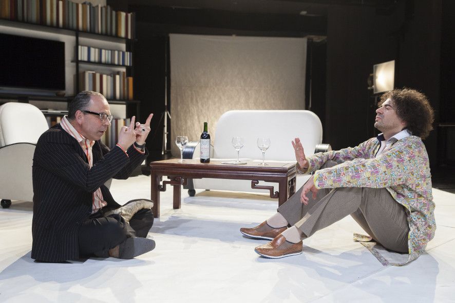 Osnabrück / Das Abschiedsdinner - Antoine kämpft um Pierre © Maik Reishaus Osnabrück / Das Abschiedsdinner - Antoine kämpft um Pierre © Maik Reishaus