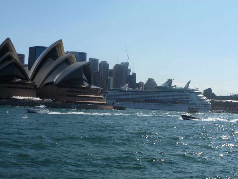 Sydney / Opera House mit Kreuzfahrtschiff Sydney / Opera House mit Kreuzfahrtschiff