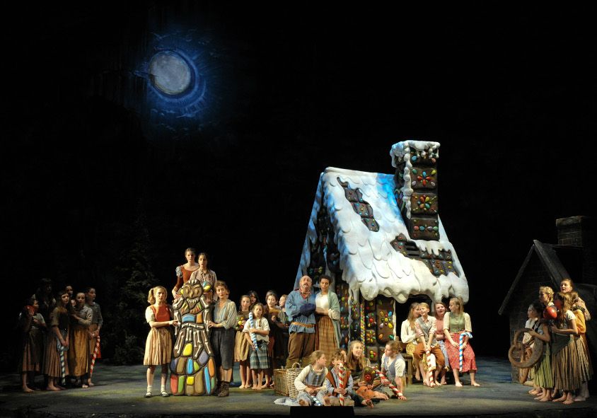 Deutache Oper am Rhein / Hänsel und Gretel - Ensemble © Hans Joerg Michel