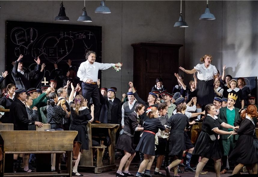 Staatsoper Hamburg / Lohengrin - Roberto Sacca, Ann Petersen, Chor der Hamburgischen Staatsoper © Arno Declair Staatsoper Hamburg / Lohengrin - Roberto Sacca, Ann Petersen, Chor der Hamburgischen Staatsoper © Arno Declair