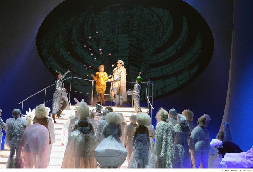Theater Krefeld / Frau Luna - Prinz Sternschnuppe und Mondelfen feiern © Stutte Theater Krefeld / Frau Luna - Prinz Sternschnuppe und Mondelfen feiern © Stutte
