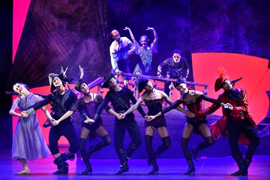 Staatstheater Cottbus / Peter Pan - Szenenfoto © Marlies Kross Staatstheater Cottbus / Peter Pan - Szenenfoto © Marlies Kross