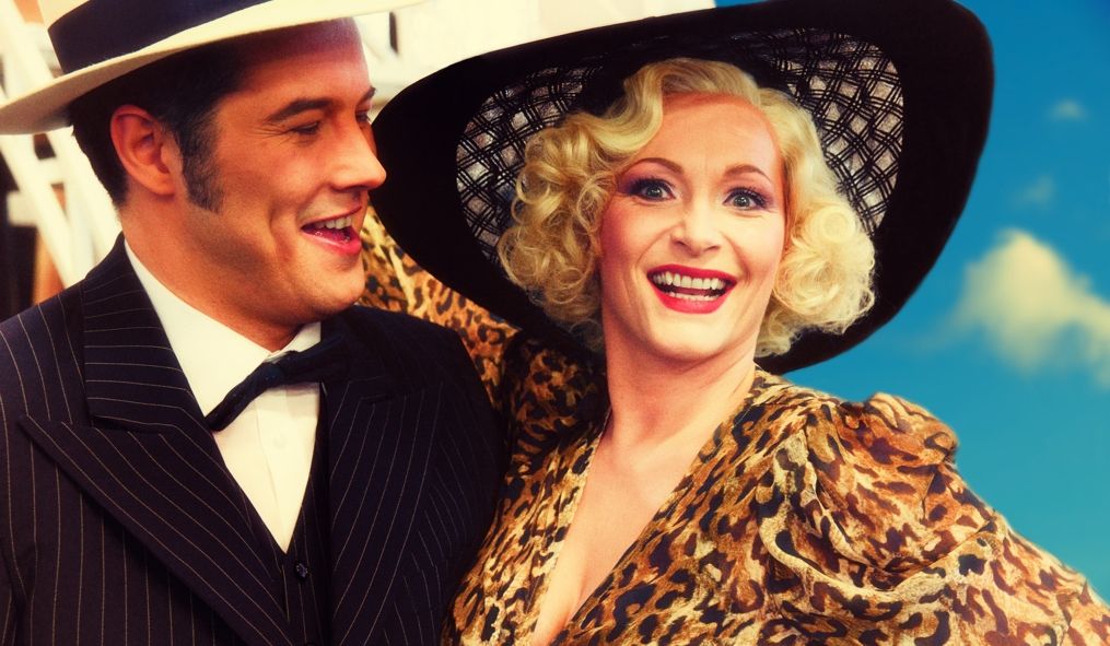 Staatstheater am Gärtnerplatz / Anything Goes - Daniel Prohaska als Billy Crocker Anna Montanaro als Reno Sweeney © Christian POGO Zach