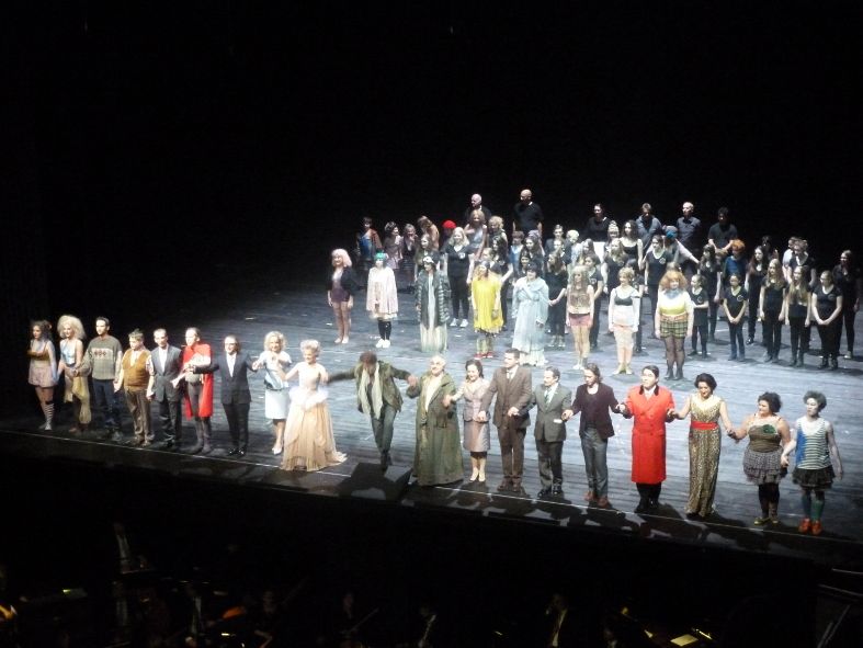 MiR Gelsenkirchen / Premiere A Midsummer Night´s Dream - Ensemble © IOCO MiR Gelsenkirchen / Premiere A Midsummer Night´s Dream - Ensemble © IOCO