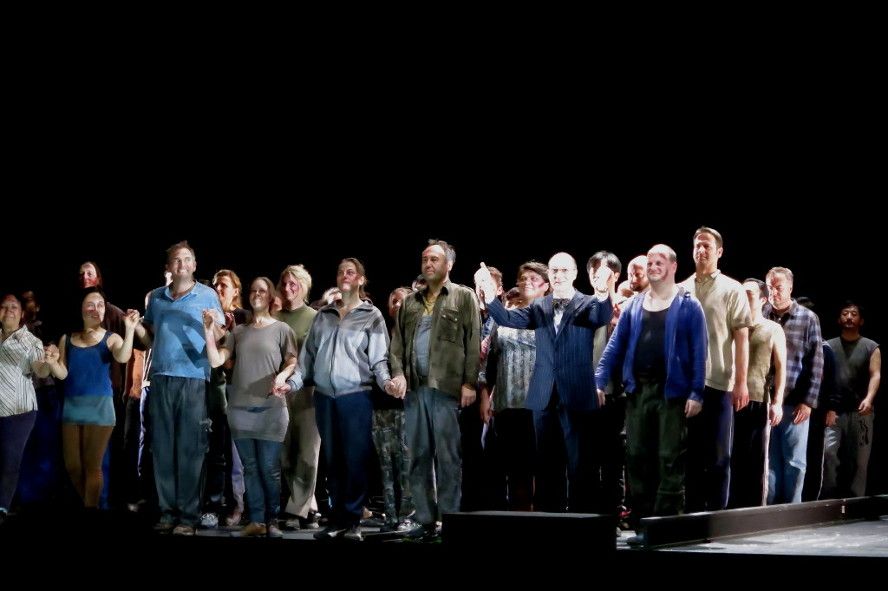 Staatsoper Hamburg / Otello - Ensemble © Patrik Klein Staatsoper Hamburg / Otello - Ensemble © Patrik Klein