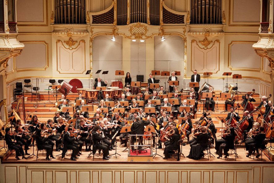 Laieszhalle Hamburg / Symphoniker Hamburg - Sir Jeffrey Tate © Maxim Schulz Laieszhalle Hamburg / Symphoniker Hamburg - Sir Jeffrey Tate © Maxim Schulz