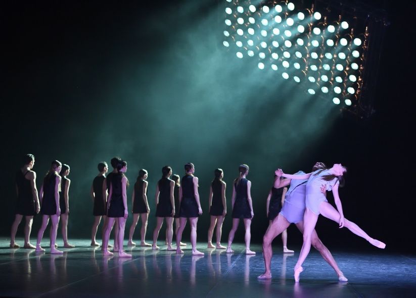 Stuttgarter Ballett / Dark Glow © Stuttgarter Ballett Stuttgarter Ballett / Dark Glow © Stuttgarter Ballett
