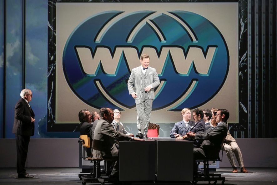 Volksoper Wien / Robert Meyer als Biggley, Mathias Schlung als Finch, Ensemble © Barbara Pálffy/Volksoper Wien Volksoper Wien / Robert Meyer als Biggley, Mathias Schlung als Finch, Ensemble © Barbara Pálffy/Volksoper Wien