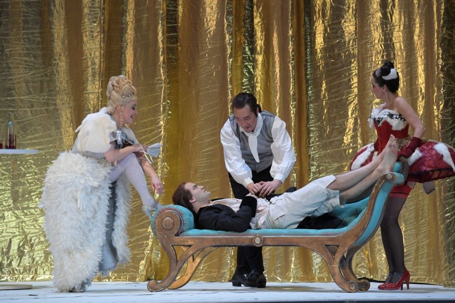 Oper Frankfurt / THE RAKE'S PROGRESS © Barbara Aumueller Oper Frankfurt / THE RAKE'S PROGRESS © Barbara Aumueller