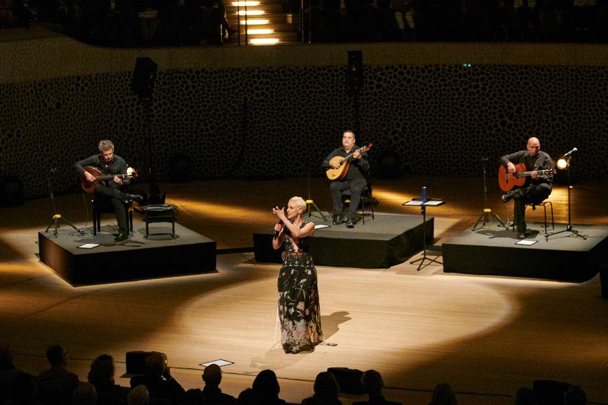 Elbphilharmonie Hamburg / Mariza © Claudia Hoehne Elbphilharmonie Hamburg / Mariza © Claudia Hoehne