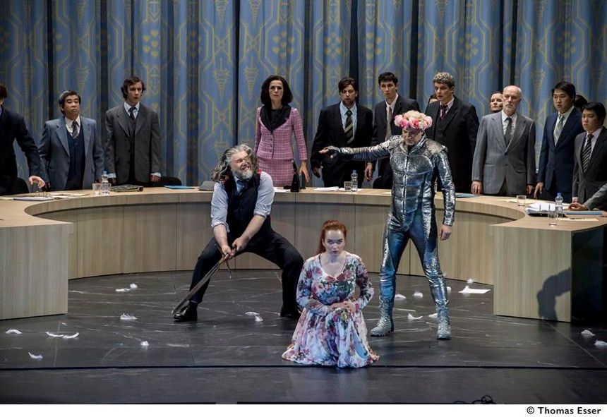 Theater Krefeld / Lohengrin - Telramund, Elsa, Lohengrin © Thomas Esser Theater Krefeld / Lohengrin - Telramund, Elsa, Lohengrin © Thomas Esser