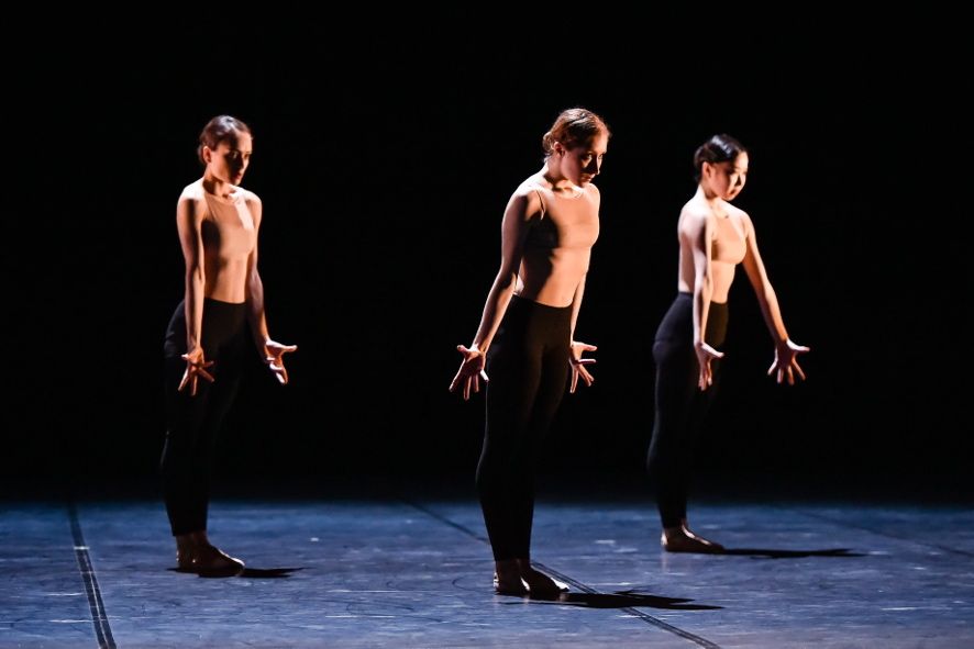 Stuttgarter Ballett / Noverre2017 - E=mc² - Tänzer des Ballettstudio Karlsruhe - Choreograf Guilherme Carola © Roman Novitzky Stuttgarter Ballett / Noverre2017 - E=mc² - Tänzer des Ballettstudio Karlsruhe - Choreograf Guilherme Carola © Roman Novitzky