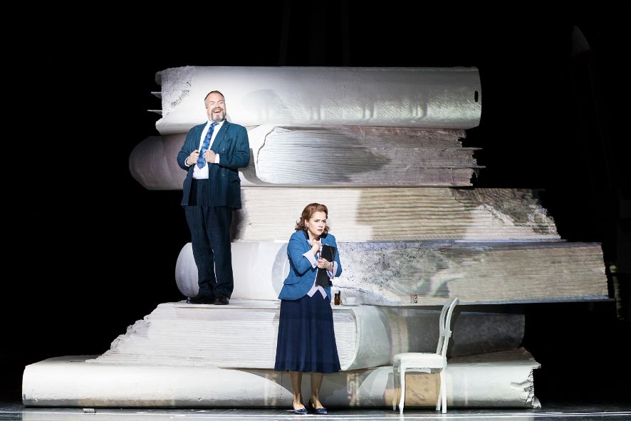 Theater an der Wien / Elegie fuer junge Liebende - Angelika Kirchschlager als Carolina, Gräfin von Kirchstetten_ Johan Reuter als Gregor Mittenhofer © Werner Kmetitsch Theater an der Wien / Elegie fuer junge Liebende - Angelika Kirchschlager als Carolina, Gräfin von Kirchstetten_ Johan Reuter als Gregor Mittenhofer © Werner Kmetitsch